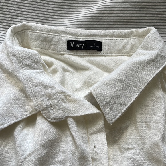 Linen button up - Picture 2 of 5